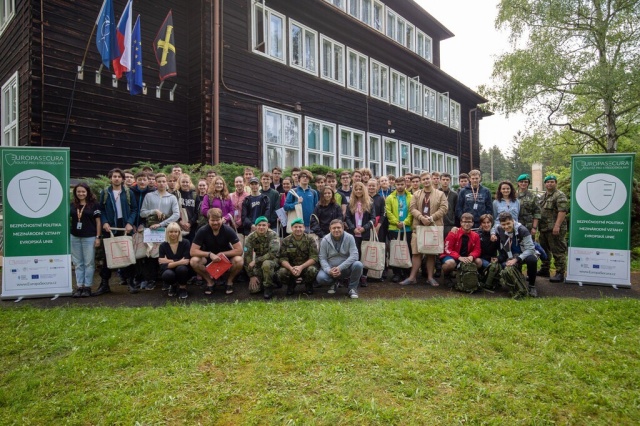 6. místo v celorepublikovém finále soutěže EuropaSecura bere tým sexty