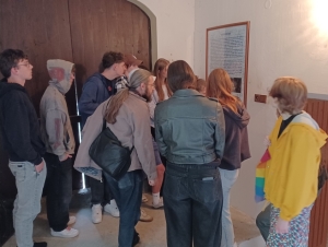 DS na židovském hřbitově