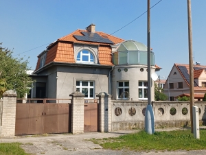 Vila v Brandýse nad Labem – Staré Boleslavi, ulice 5. května, čp. 11, ve které v letech 1928 – 1948 žila rodina generála Lišky, současný stav