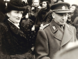 Divizní generál Alois Liška s manželkou, 1945, archiv rodiny Steinerových