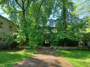 Současný stav areálu slunečních lázní v Houštce, odsud 12. 6. 1948 generál Alois Liška uprchnul do Velké Británie