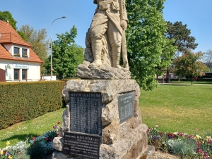 Pomník obětem světových válek, Brandýs nad Labem – Stará Boleslav, Boleslavská ulice