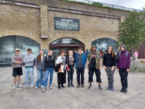 Studenti Gymnázia Turnov před Muzeem operace Dynamo, Dunkerque, Francie, červen 2024